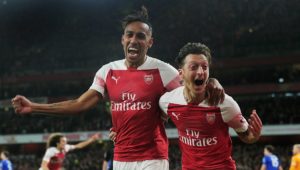 Rekordtor von Özil: Arsenal hält Anschluss an die Spitze