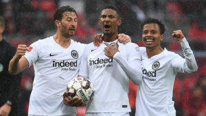 Harter Kampf gegen Nürnberg: Haller rettet Frankfurter Serie in letzter Minute