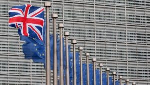 Brexit drückt Stimmung in britischen Firmen auf Tiefpunkt