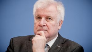 Machtkampf in der CSU: Stoiber rät Seehofer zum Rücktritt vom Vorsitz