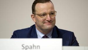 Gesundheitsminister in der Kritik: Jens Spahn, Liebling der Apotheker-Lobby?