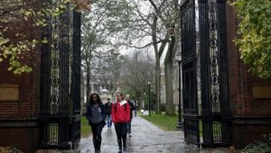 Yale wirft erste Studentin raus