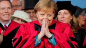 Merkel in Harvard mit Ehrendoktorwürde ausgezeichnet