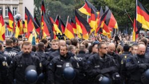 Straftaten in Sachsen: Polizei ermittelte gegen knapp 200 Pegida-Anhänger