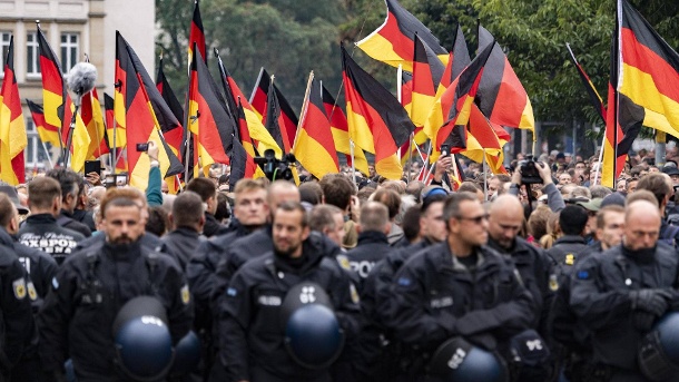 Rechte Straftaten in Sachsen: Polizei ermittelte gegen knapp 200 Pegida-Anhänger