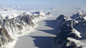 Mehr als 50 Seen unter Grönlands Eis entdeckt