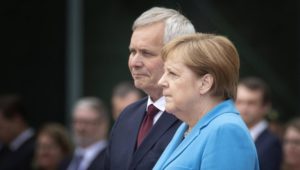 Dritter Vorfall in drei Wochen: Angela Merkel äußert sich zum Zitteranfall